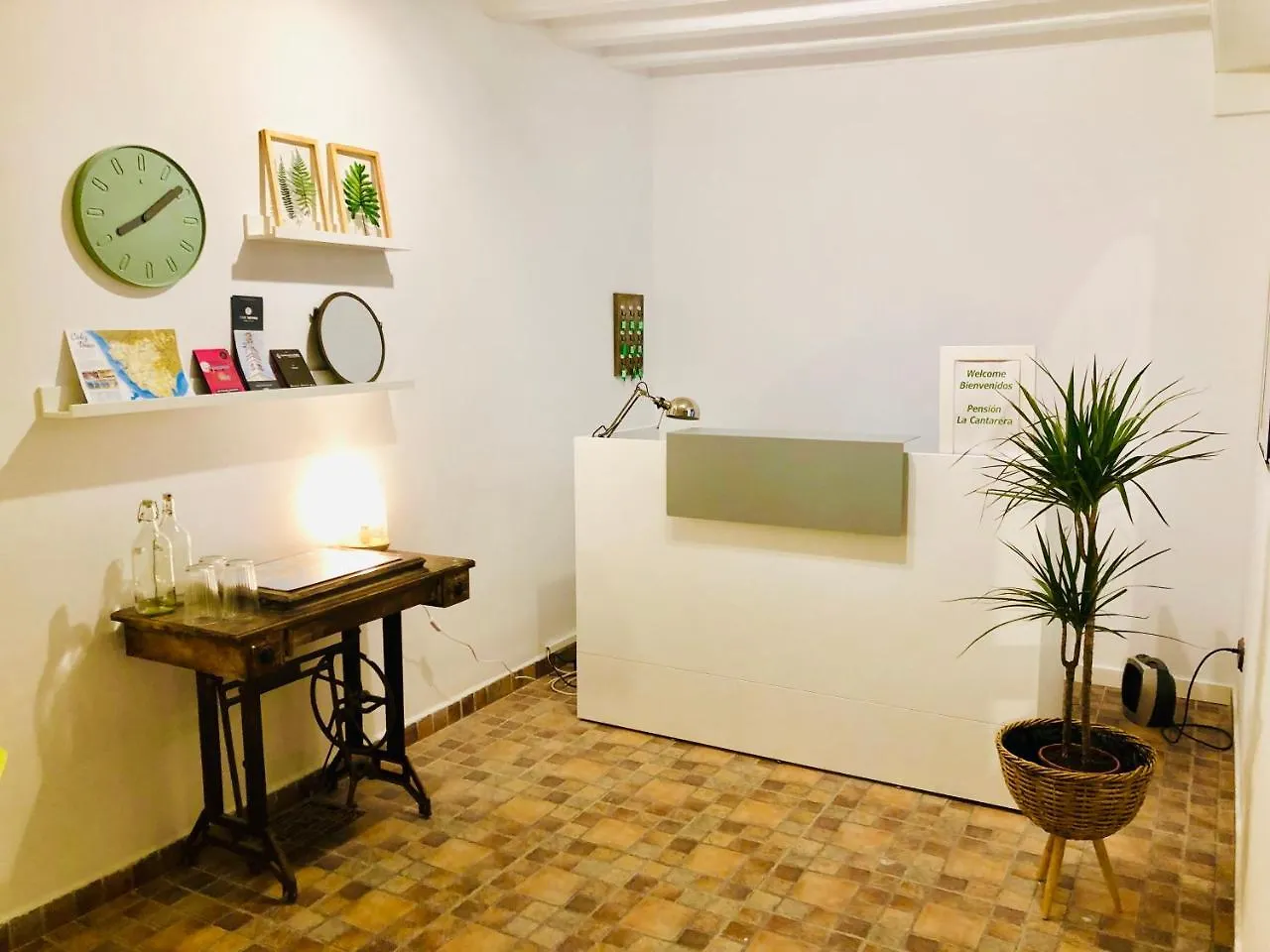 Pension La Cantarera Guest house