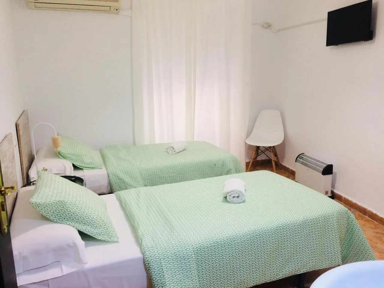 Pension La Cantarera Cádiz 2*,